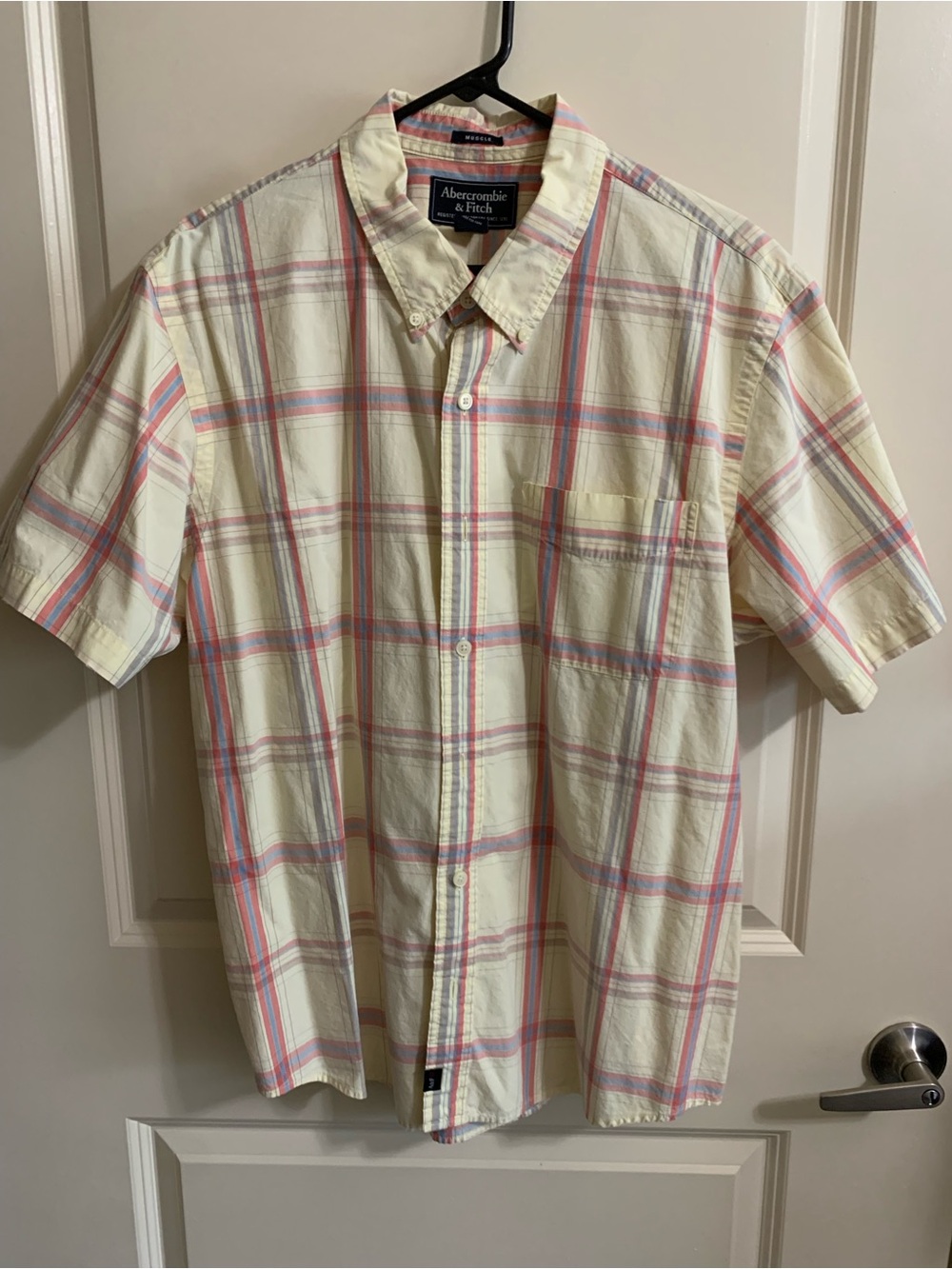 Abercrombie & Fitch Men’s Short-Sleeve Cream Plaid Button-Down Shirt